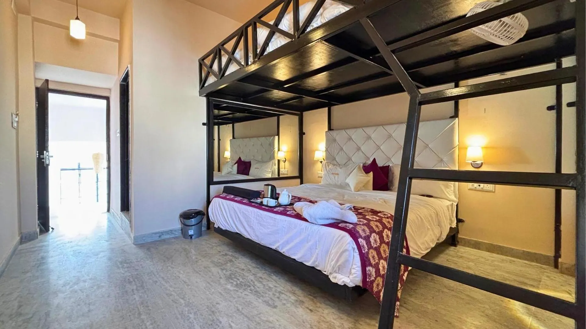 Guest house Hotel Nirvana Lakeside Udaipur