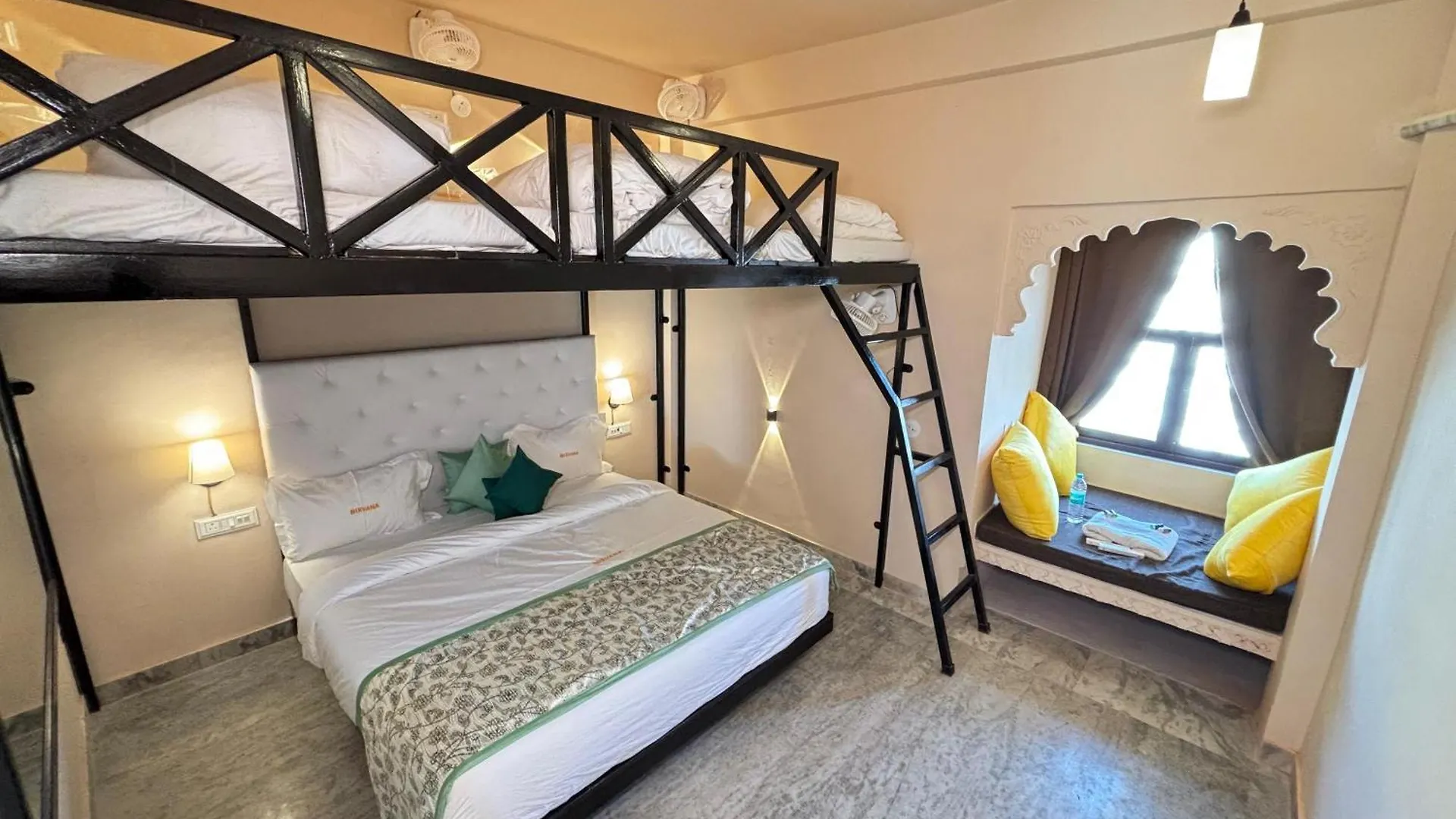 Hotel Nirvana Lakeside Udaipur Guest house